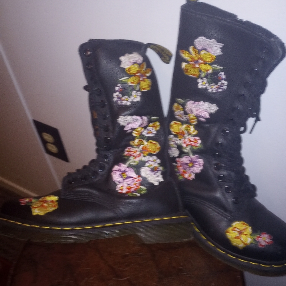 Dr Marten Combat boots